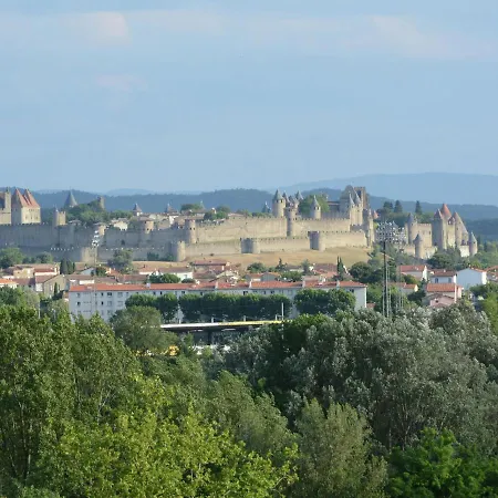 Villa Pretty Villa With Pool And Jacuzzi In Carcassonne Carcassonne