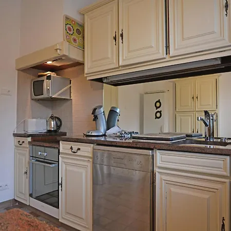 Spacious Villa Retreat In Carcassonne Villa