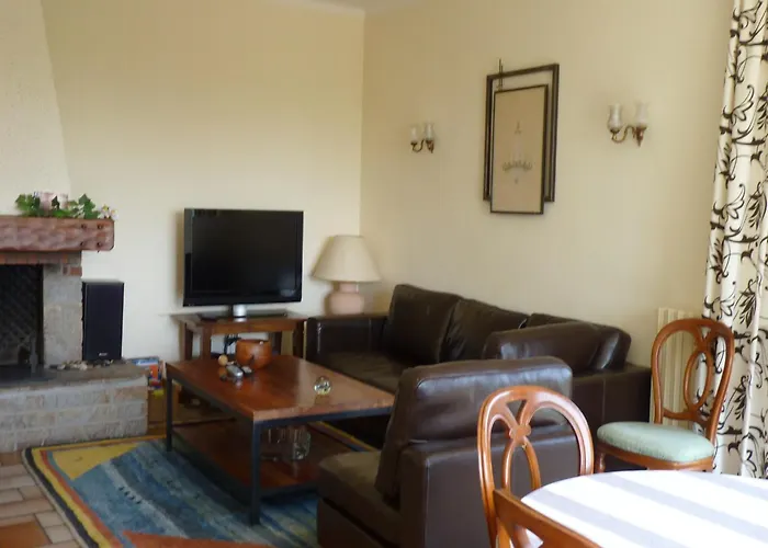 Spacious Retreat In カルカソンヌ