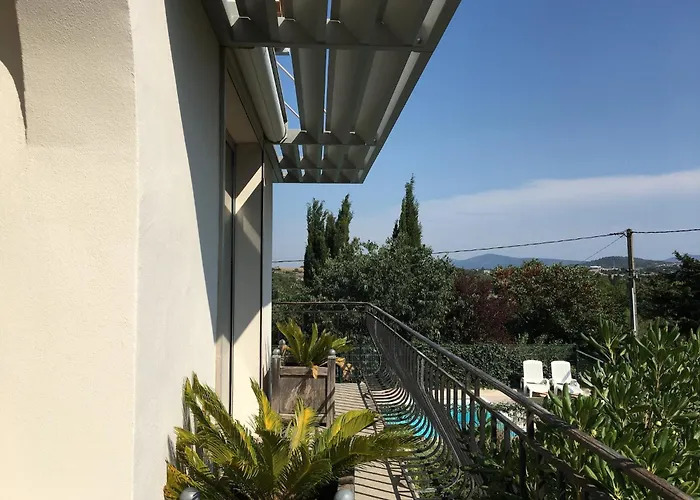 Spacious Retreat In ヴィラ *