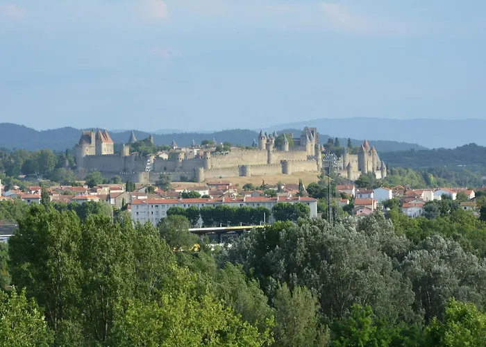 Spacious Villa Retreat In Carcassonne Carcassonne